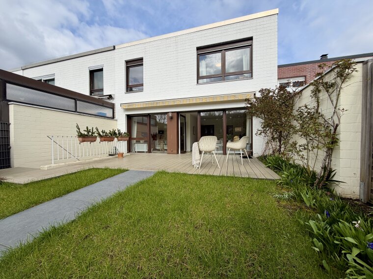 Rückseite seitlich